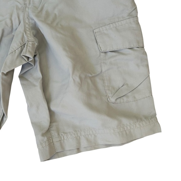 Columbia Gray Cargo Shorts for Versatile Comfort - Picture 2 of 6